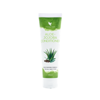 L’Après-shampoing Aloe-Jojoba Conditioner adoucit les cheveux, les rend soyeux et plus faciles à coiffer, sans sulfates ajoutés